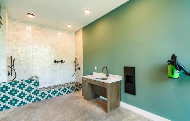 Pamper your pets at Modera Trailhead’s dedicated pet spa, complete with washing stations and grooming amenities for four-legged residents.