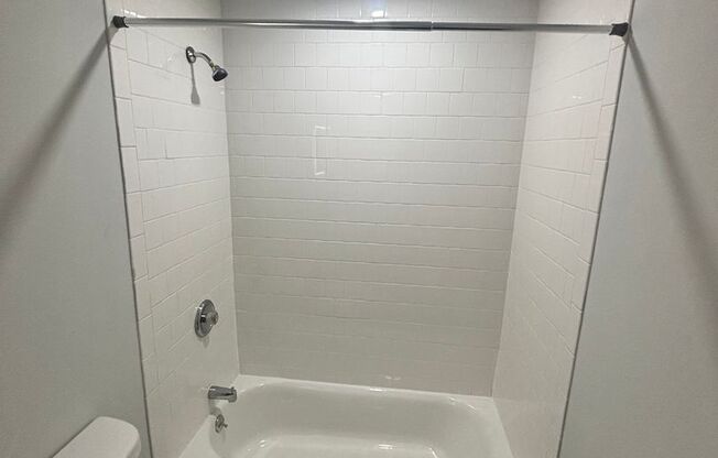 1 bed, 1 bath, 687 sqft, $2,350, Unit 102