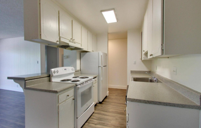 2 beds, 1 bath, 825 sqft, $2,261.54, Unit 110