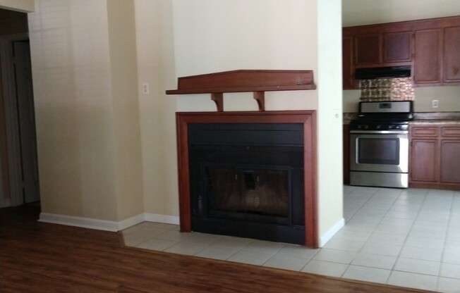 2 beds, 1 bath, $1,300