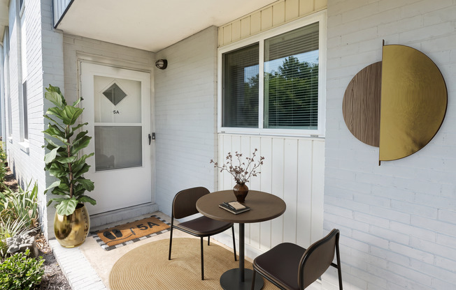 2 beds, 1 bath, 1,136 sqft, $1,295, Unit 5D