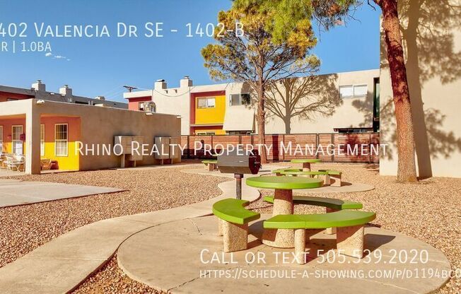 1402 VALENCIA DR SE