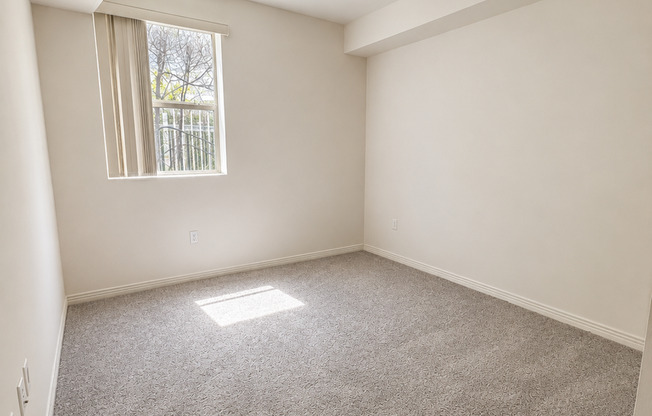 2 beds, 1 bath, 750 sqft, $2,250, Unit 210