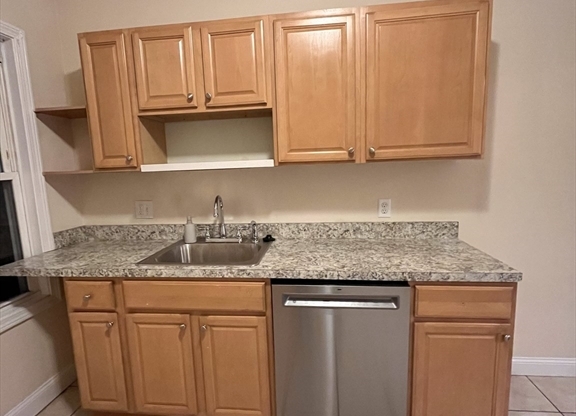 3 beds, 1 bath, 1,200 sqft, $2,700, Unit 1