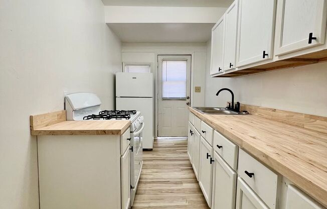 Studio, 1 bath, $725, Unit #2