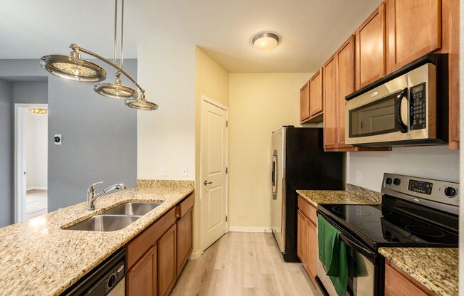 2 beds, 1.5 baths, $1,795, Unit Unit 619