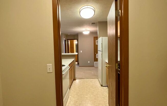 1 bed, 1 bath, 843 sqft, $990, Unit 05-301