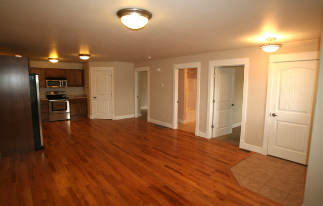 2 beds, 1 bath, $1,750, Unit 208