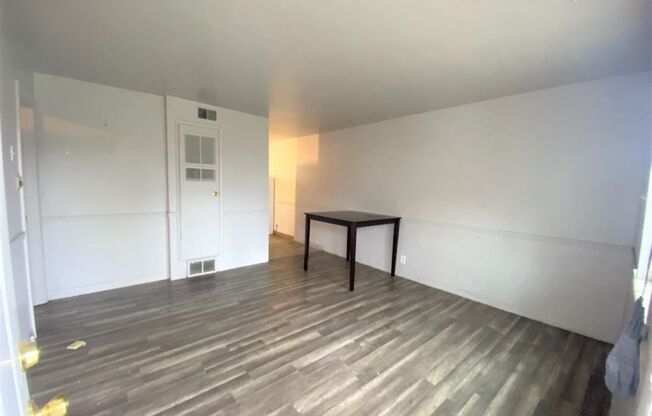 1 bed, 1 bath, 570 sqft, $975, Unit #6