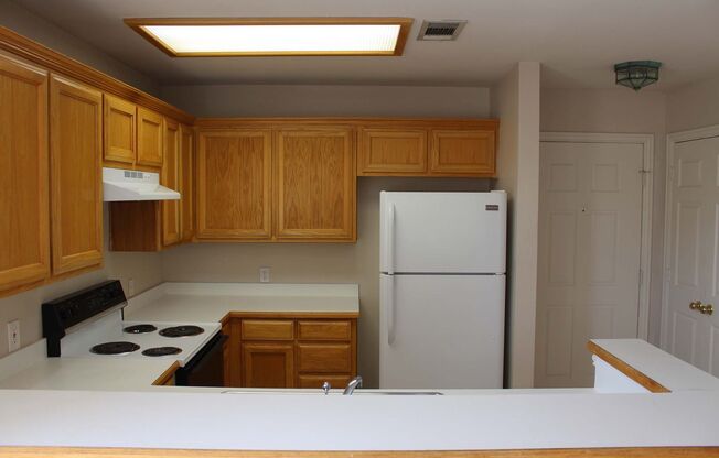 Great 3 Bdrm 2 Bath 1/2 Duplex in Denton Tx