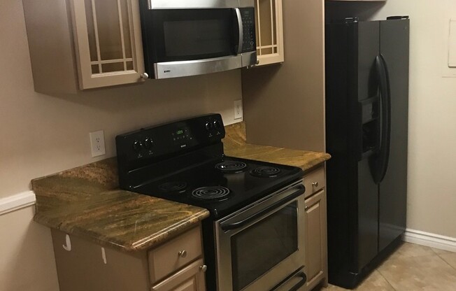 Santa Ana - 1 Bedroom 1 Bath Downstairs Corner Unit with Patio