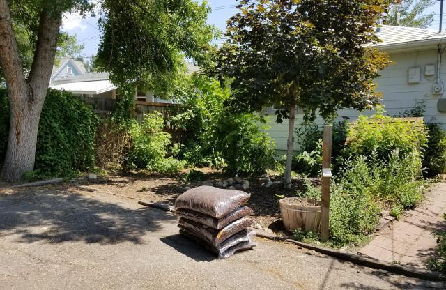 3 beds, 1 bath, $2,450