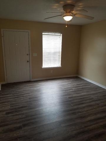 Nice 2 bedroom townhome for rent w/ a community pool!