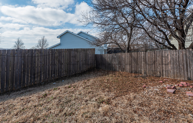 1417 S GOEBEL CIR