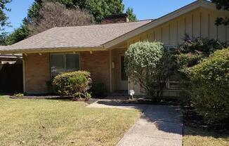 9818 CREST MDW DR