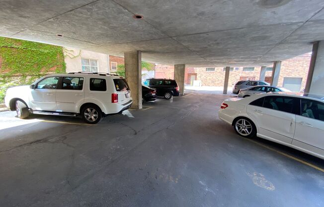 3 beds, 2 baths, 1,200 sqft, $3,450, Unit 1616 - 4A