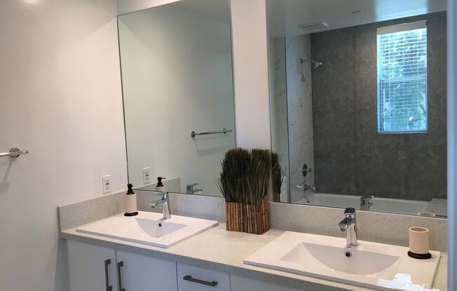 4600 Coldwater Canyon Ave # PH1