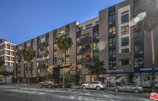 1 bed, 1 bath, 680 sqft, $2,400, Unit 322