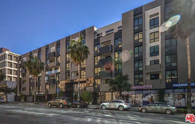 1 bed, 1 bath, 680 sqft, $2,400, Unit 322