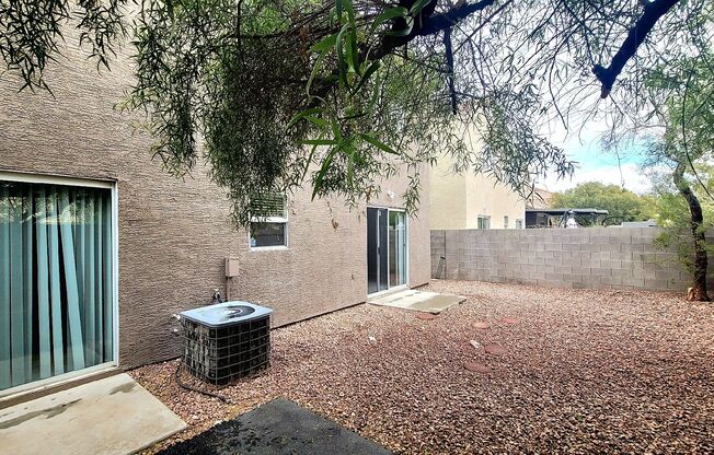 3 beds, 2.5 baths, $1,700
