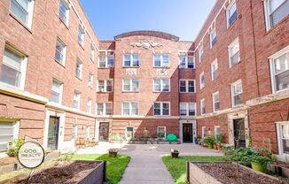Beautiful rehabbed Hyde Park Apartments!