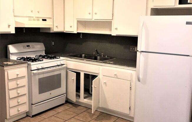 1 bed, 1 bath, $1,100, Unit Unit 101