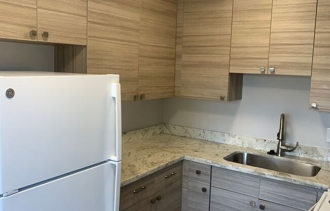 2 beds, 1 bath, 530 sqft, $2,695, Unit 032