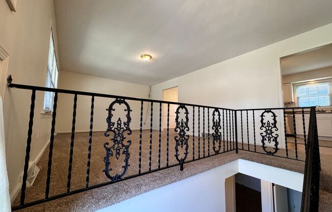 Beautiful House in Tates Creek! 4 BR, 2.5 Baths, Garage, Finished Basement; on a Cul-de-sac