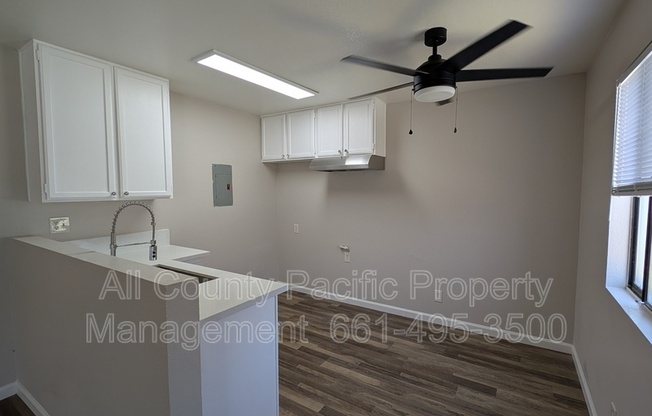8742 E UNIVERSITY 6
