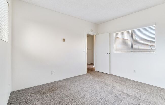 3 beds, 1.5 baths, 1,110 sqft, $2,950, Unit 16