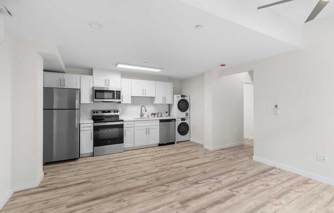 Studio, 1 bath, 404 sqft, $1,700