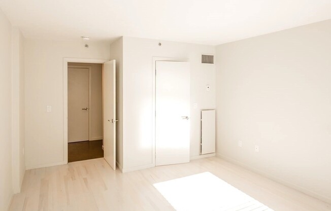 3 beds, 1.5 baths, 1,490 sqft, $5,950, Unit 1G