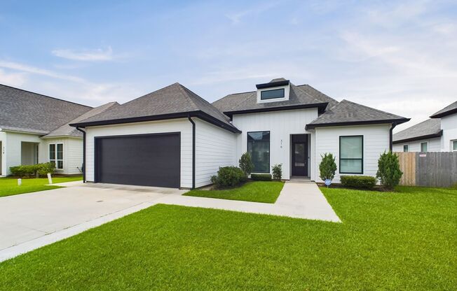 Luxurious 4 bedroom home available JANUARY 19th in Lafayette!