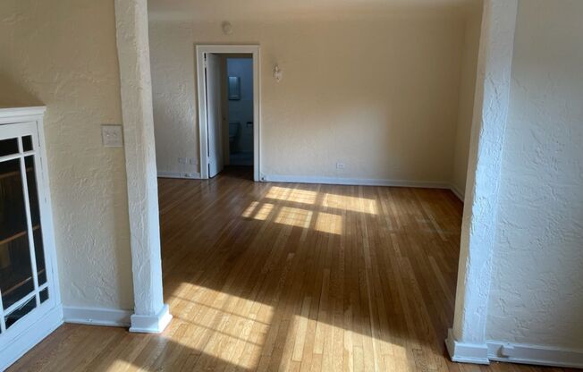 1 bed, 1 bath, 708 sqft, $1,340, Unit King Edward Annex 36