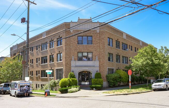 LAC La Charme Apartments