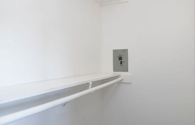 1 bed, 1 bath, $2,095, Unit 23