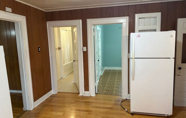 2 beds, 1 bath, $1,495