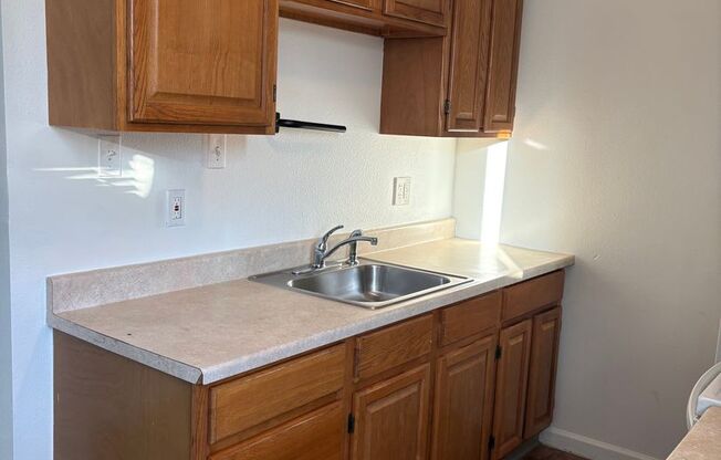 Modern Studio & 1-Bedroom Apartments in Convenient North Aurora Location