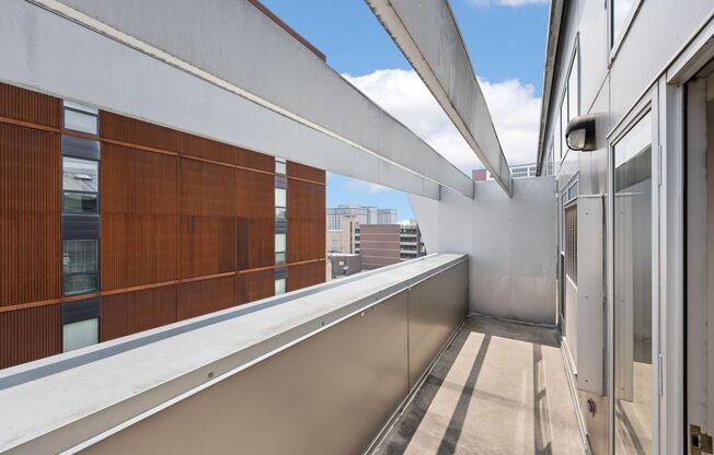 Studio, 1 bath, 393 sqft, $1,750, Unit 604