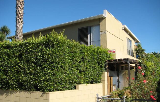 1433 Harvard in Santa Monica,steps to SM Blvd!