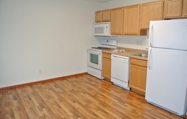 Studio, 1 bath, 428 sqft, $695, Unit 126