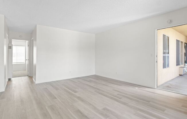 2 beds, 1 bath, 770 sqft, $2,095, Unit 21