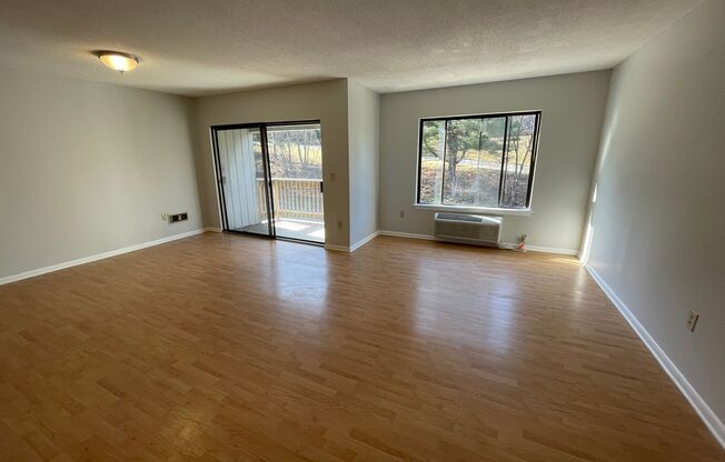 Hamden 2 Bed Condo w/ Dishwasher and Off-Street Parking Available Now!