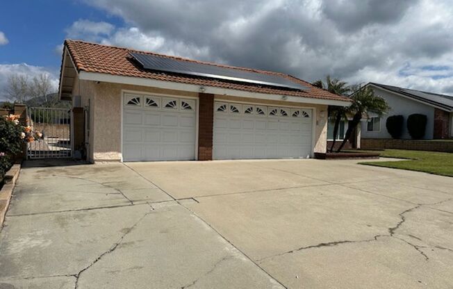 SINGLE STORY POOL HOUSE WITH SOLAR AND RV PARKING READY TO MOVE IN.