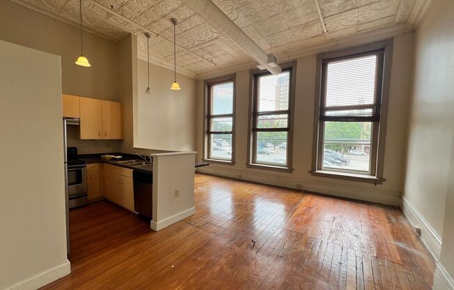 1 bed, 1 bath, 724 sqft, $1,312, Unit 406