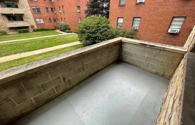 3 beds, 2 baths, 1,300 sqft, $2,599, Unit 6236 Fifth Ave. #103B