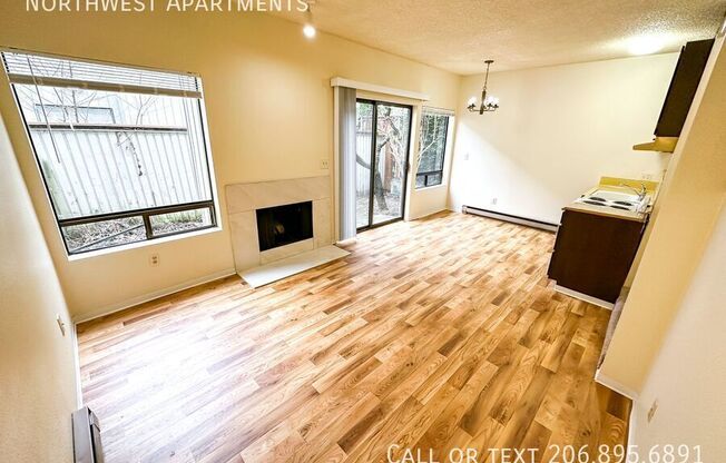 1079 108 AVE NE