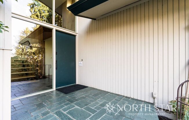 Amazing Updated Mid-Century in the Prime Palisades Neighborhood