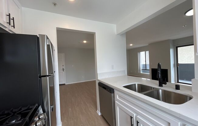 2 beds, 1.5 baths, 1,150 sqft, $2,548, Unit 218