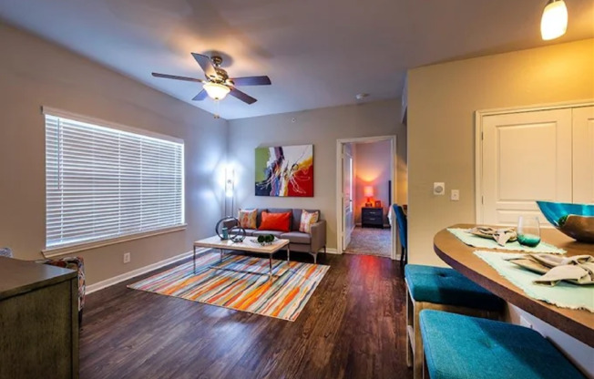 2 beds, 2 baths, 922 sqft, $1,050, Unit 236